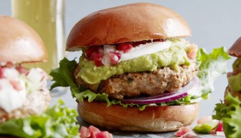 CHICKEN BURGER